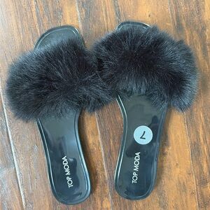 Top Moda Elegant Black Fluffy Feathered Sandals Size 7